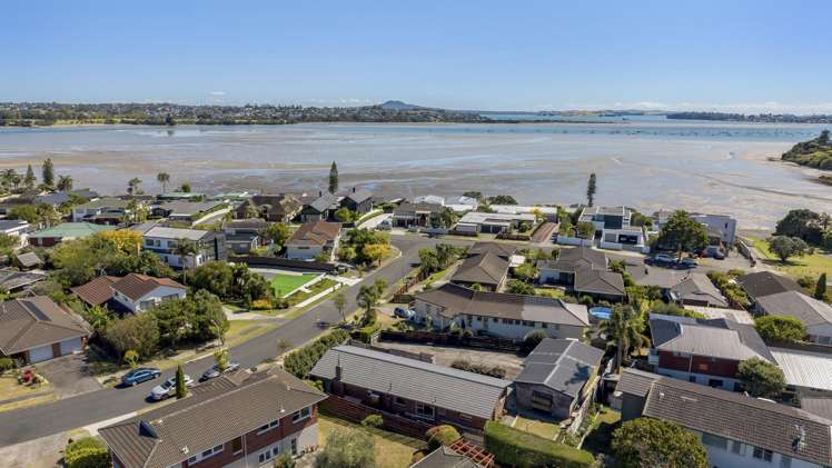 6 Fielding Crescent Farm Cove_35