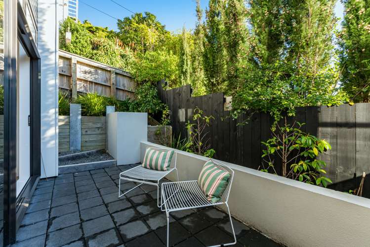 4f Armour Avenue Mount Victoria_16