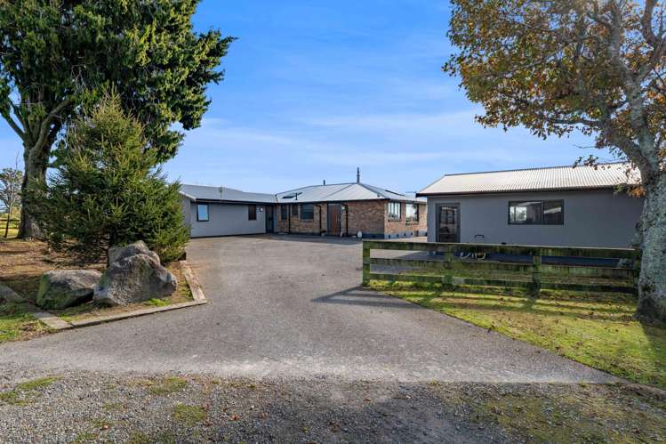 1384 Egmont Road Egmont Village_19