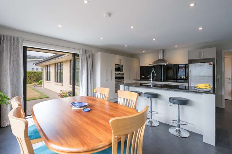 28 Cambelldon Crescent Stoke_14