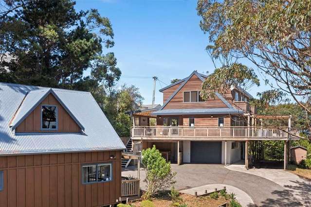 Waterfront Outlook, Space & Privacy on 5,222m²