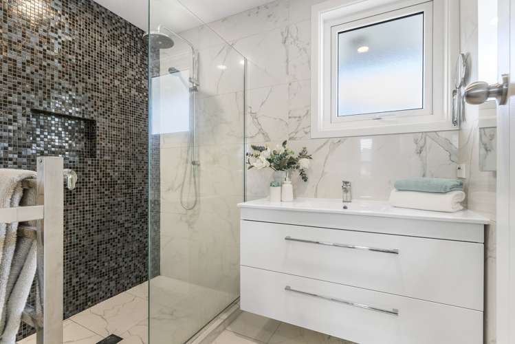 1/51 Larne Avenue Pakuranga Heights_12