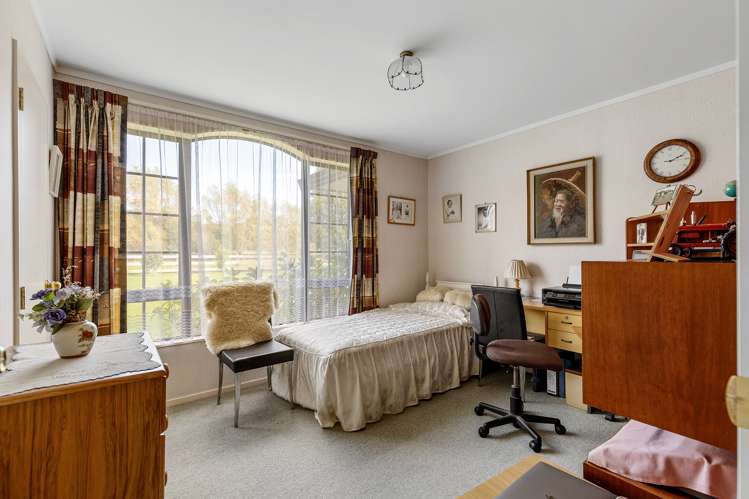 205 Fitzherbert East Road Aokautere_24