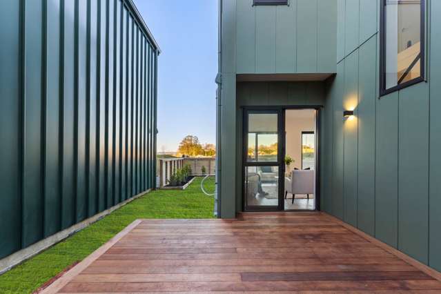 31 Karaka Village Parade Karaka_4