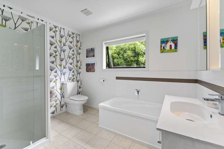 7 Byron Brown Place Otaki Beach_11