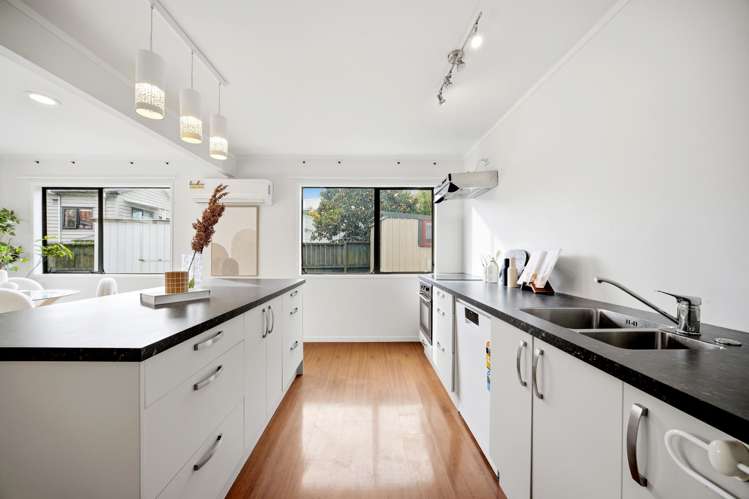 2/327 Bucklands Beach Road_3