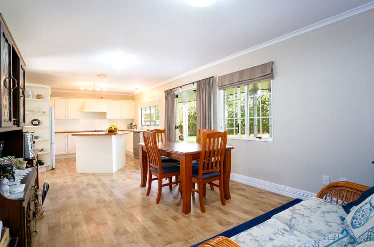 45 The Oaks Drive Leamington_8