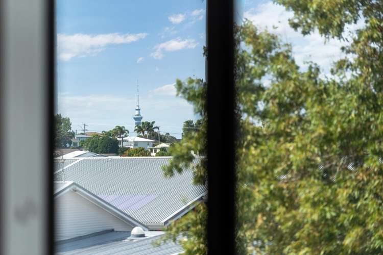 210/165 Lake Road Northcote_13