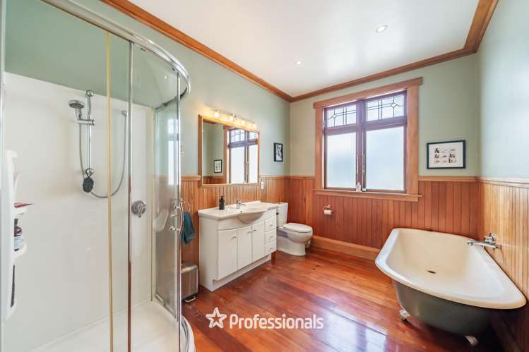 143 Whites Line East Waiwhetu_13