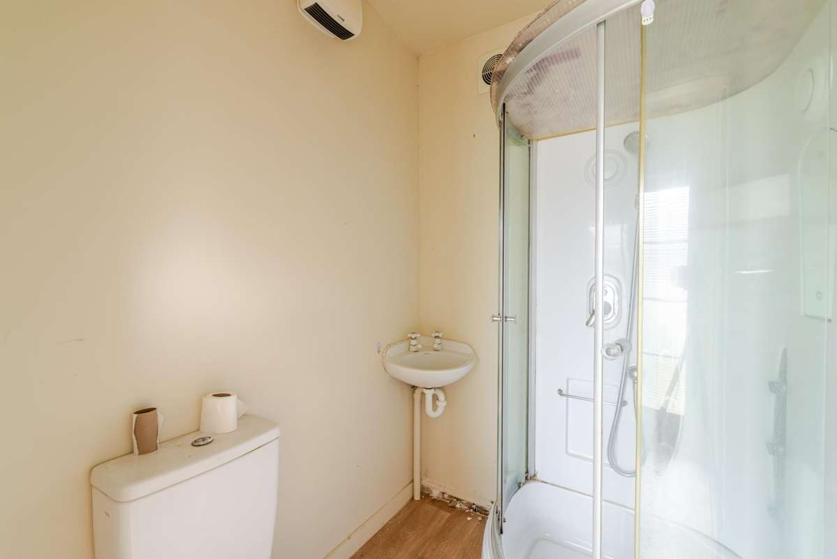 95 A-B Bower Avenue_5