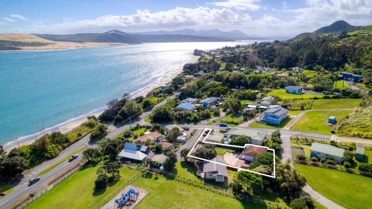10 Waianga Place Omapere_17