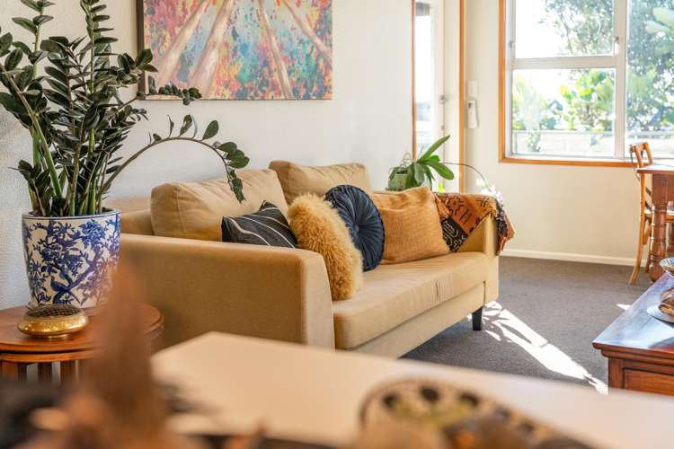 5/27 Beach Road Paekakariki_4