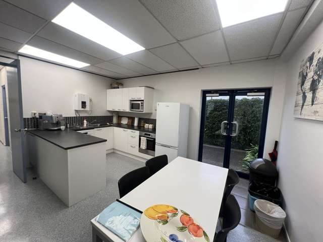 Whole Building/326 Church Street Penrose_4