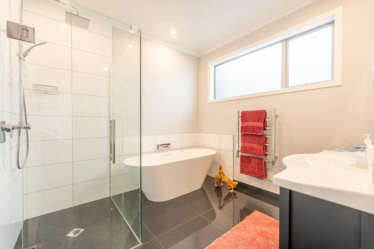 2 Meadowstone Street Gleniti_30
