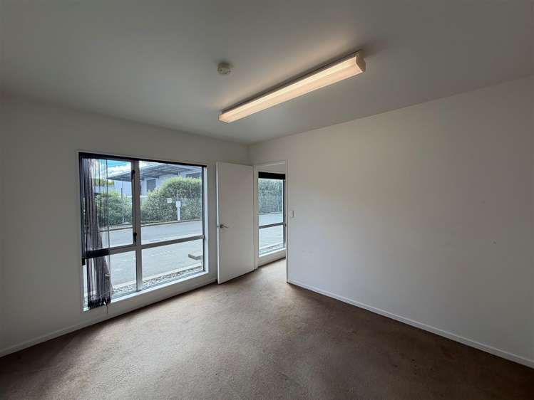 Unit 13/33 Nga Mahi Road Sockburn_6