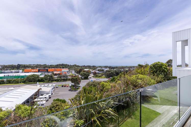 5/86 Hurlstone Drive Waiwhakaiho_5