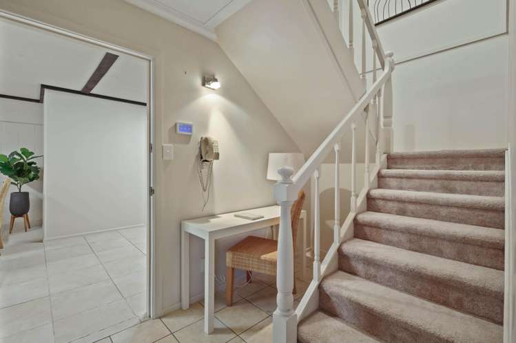 10 Etherege Place Mellons Bay_27