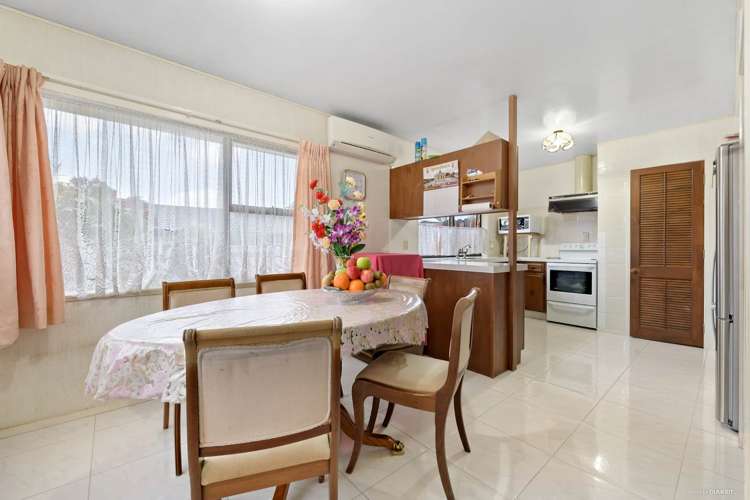 15 Diorella Drive Clover Park_12