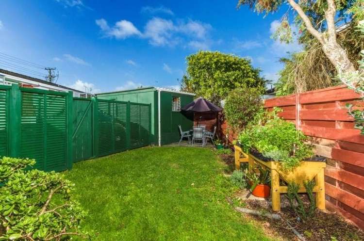 2/23 Burns Avenue Takapuna_15