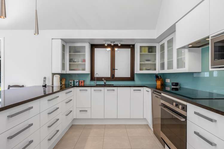 394 Heywards Road_4