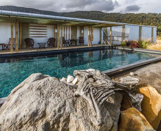 18 Erua Road National Park_3