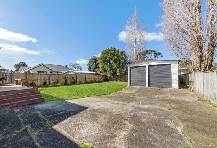 90 Cobham Crescent Kelston_12