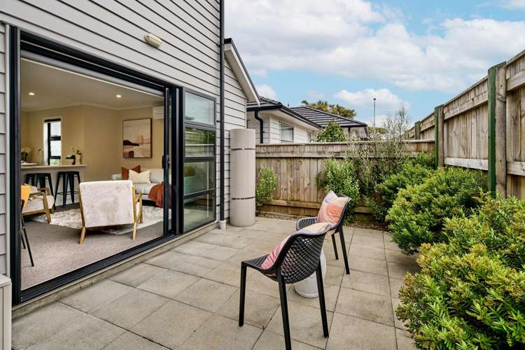 18B Royal Street Upper Hutt Central_16