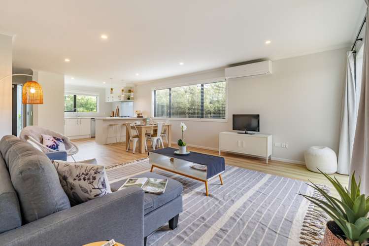 6 Pateke Drive Porirua_9