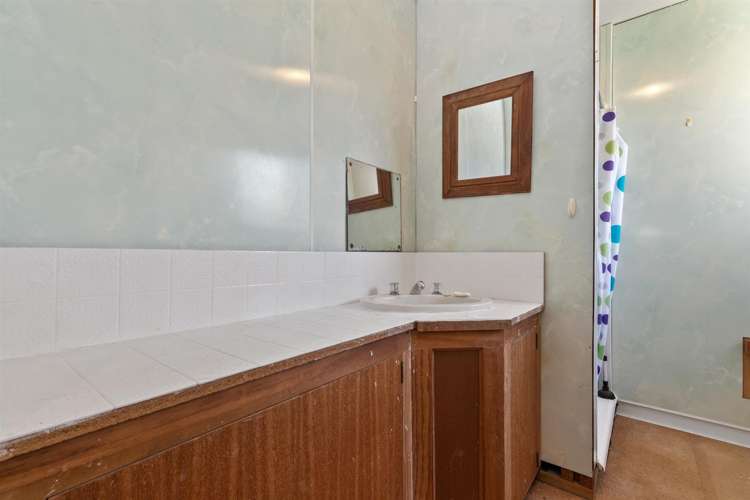 14 Karaka Road Kawakawa Bay_17