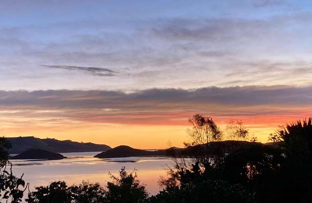 Escape the city! Idyllic home with lifestyle land.