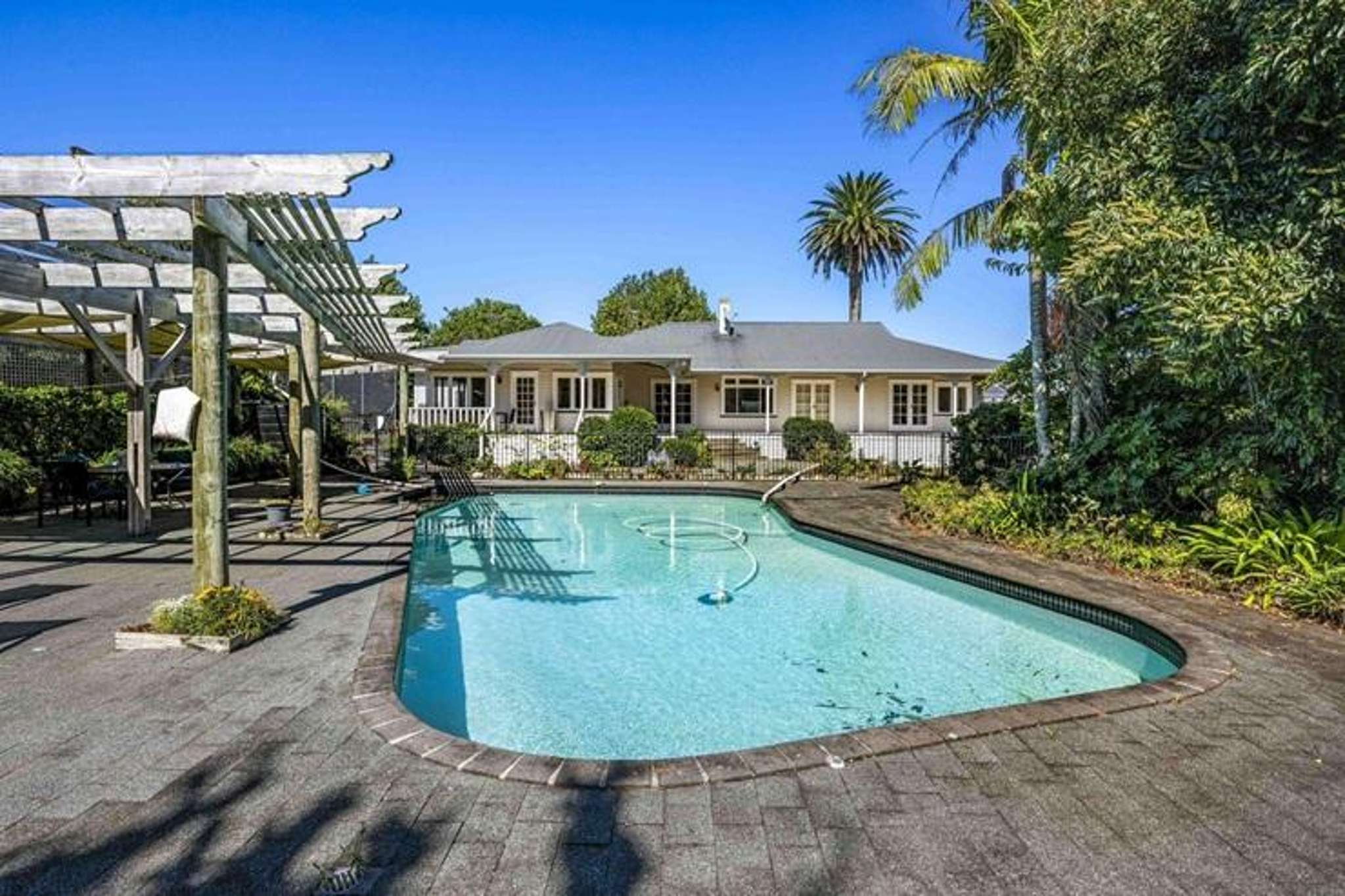 ‘Once-in-a-generation’ Auckland property sells for over $11m