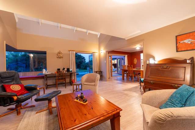 153 Halcombe Road Feilding_2