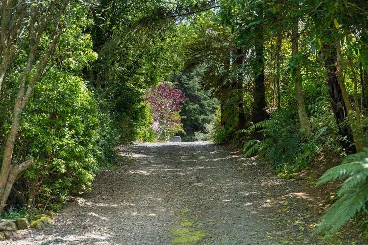 1849 Manawahe Road Manawahe_49