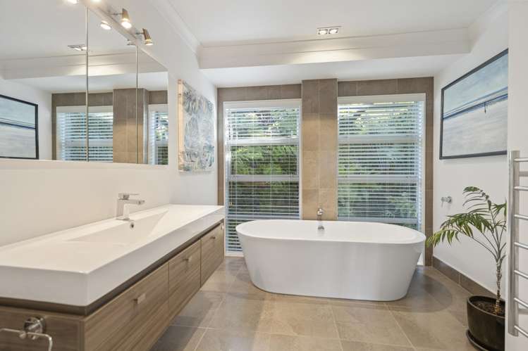 54 Staincross Street Green Bay_18