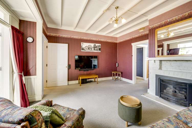 1209 Caroline Road Mayfair_10