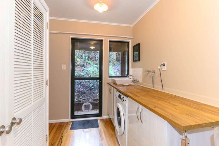 8 Kauri Loop Road Oratia_17