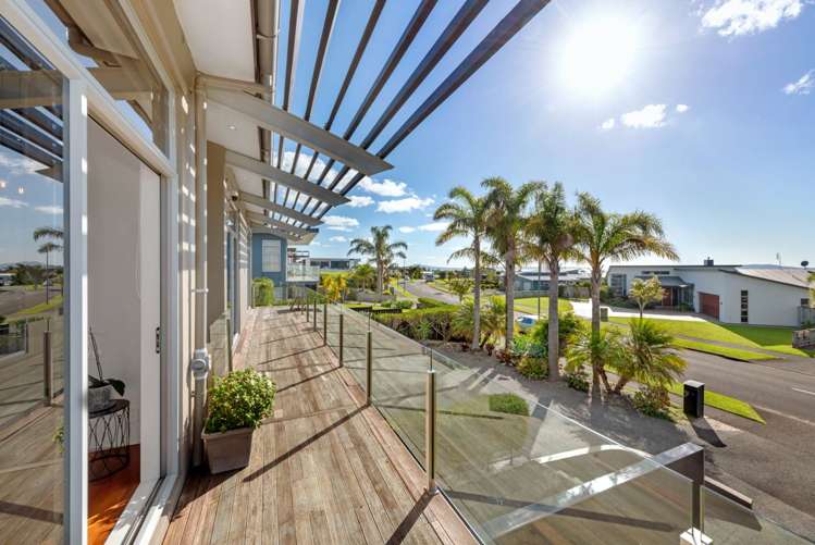 8 Intrepid Crescent Beachlands_21