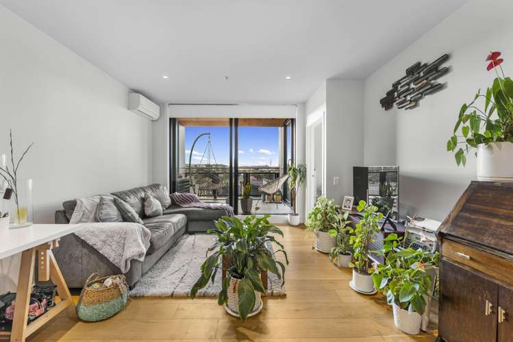 304/64 Victoria Street_4