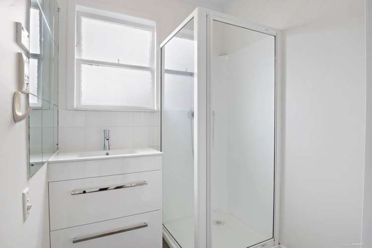 72 Chivalry Road Glenfield_11