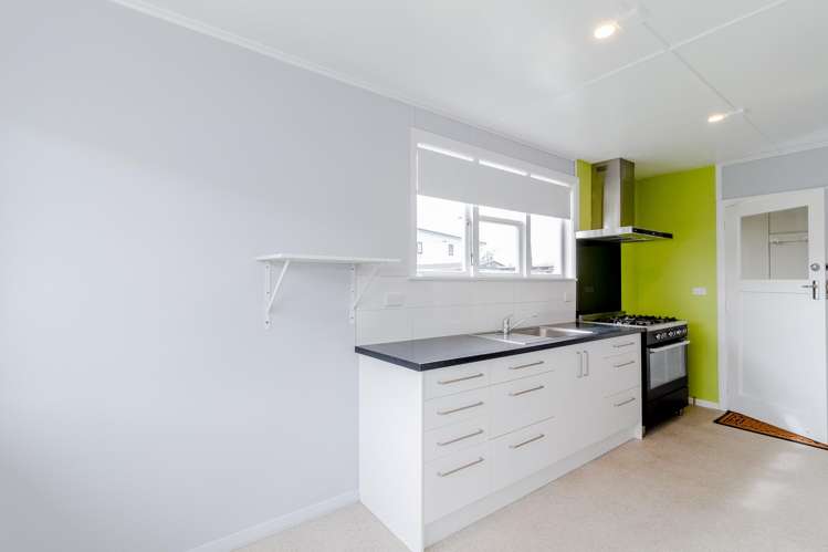 9 McLaren Crescent Onekawa_4