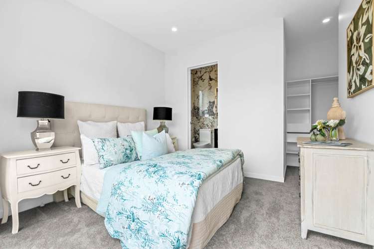 32 Furlough Road Opaheke_11