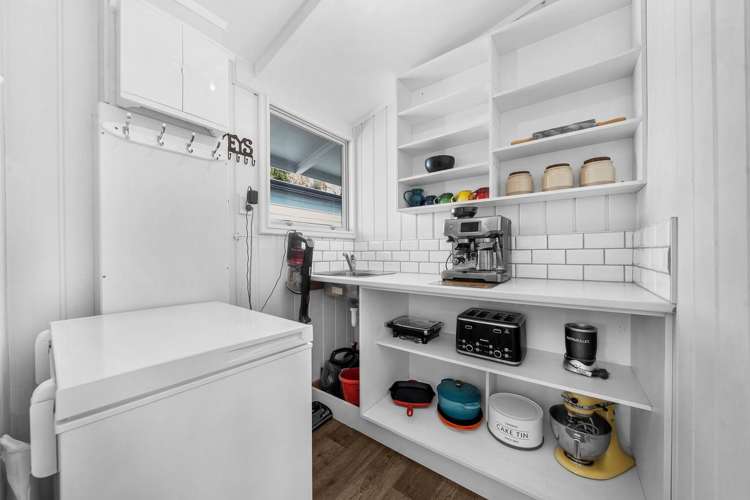 98 Torkar Road Clarks Beach_6