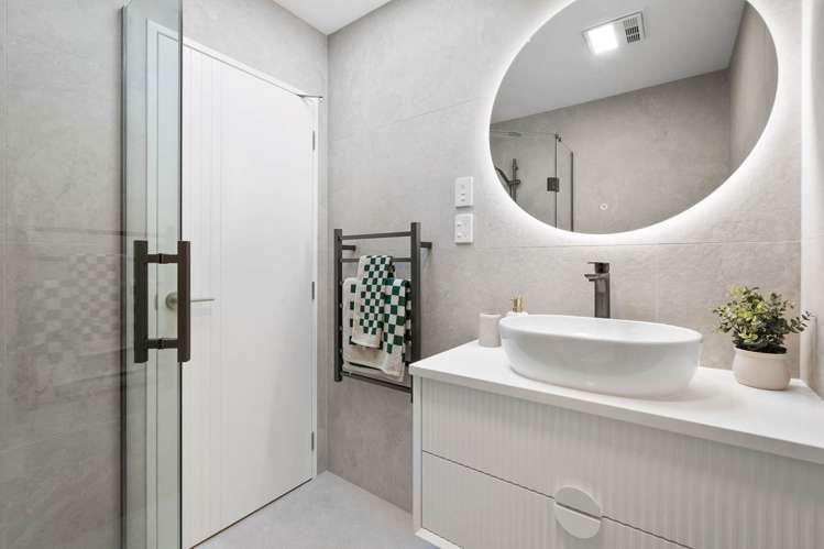 2/129 Arran Road Browns Bay_28