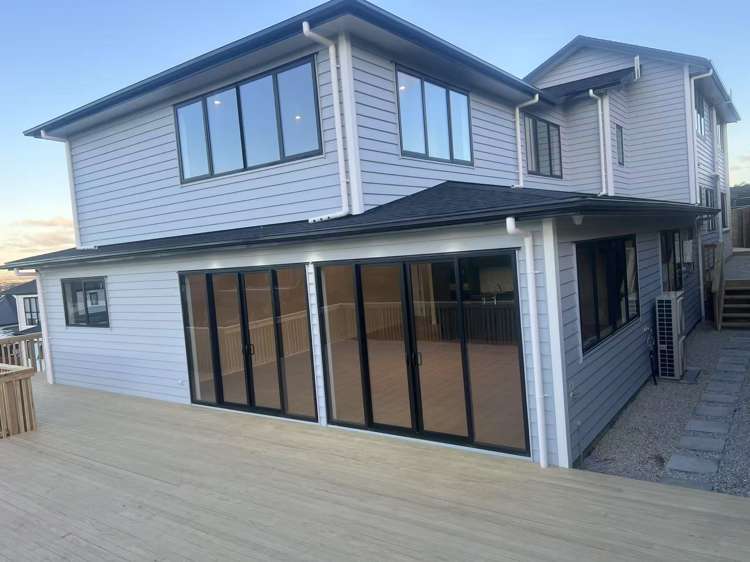 9 Crows Road Swanson_12