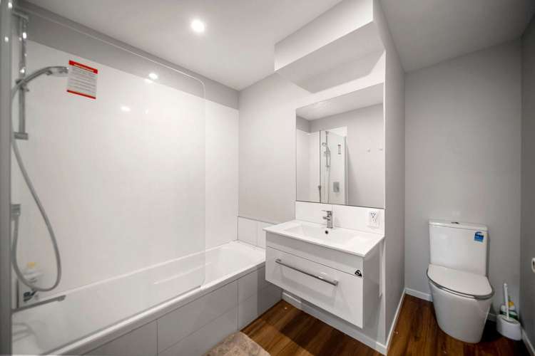 3A Hillview Crescent Paparangi_12