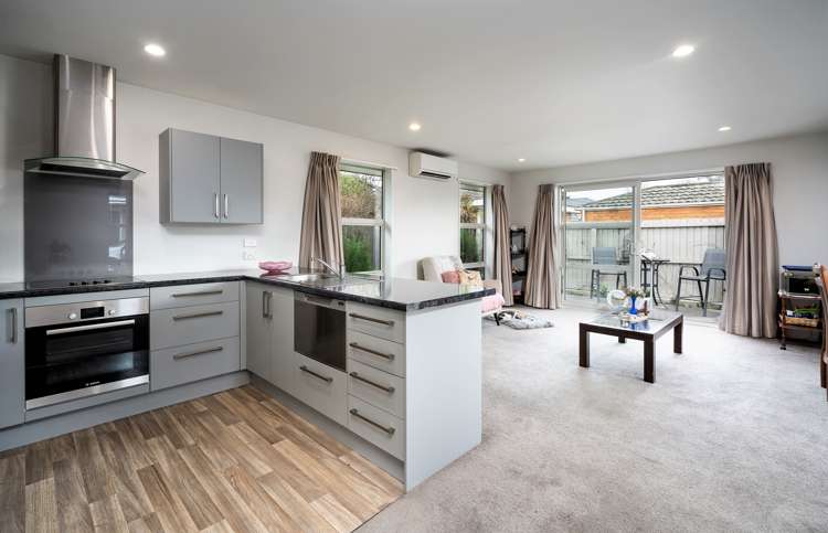 3/52 Opawa Road Waltham_5