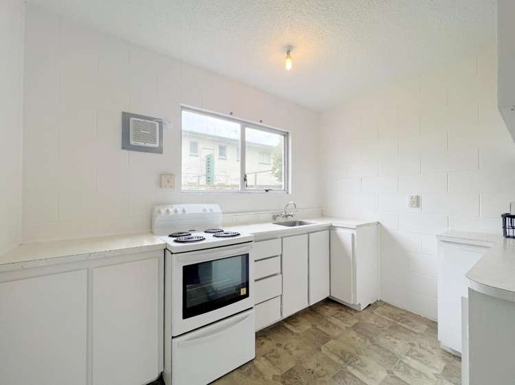 2/239 Old Farm Road 1074_5