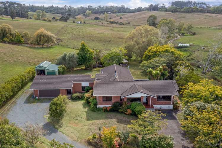 484 Kahikatea Flat Road Waitoki_12