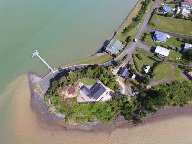 1233 Te Waitere Road Taharoa_4