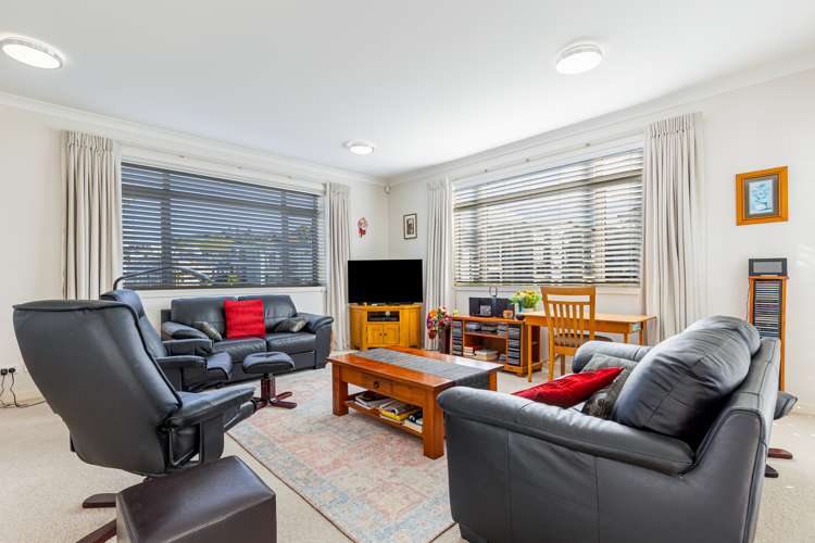 86 Eaves Bush Parade Orewa_11